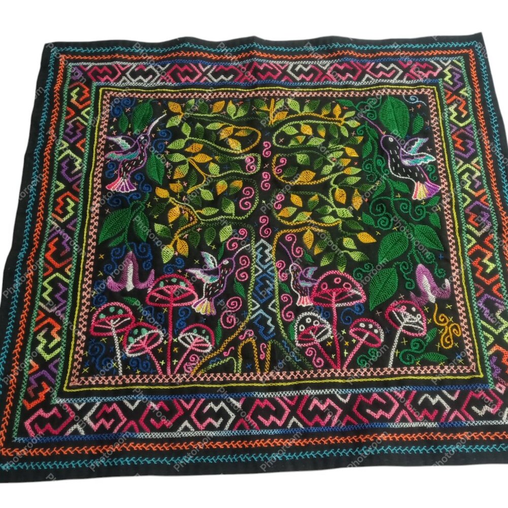 Hand Embroidered Shipibo Blanket Amazon Jungle Multicolored Flowers - Picture 3 of 9